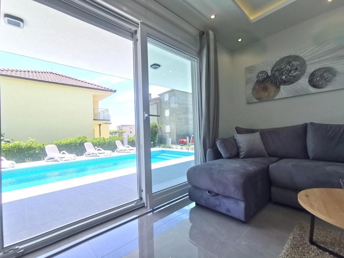 Seka Apartments With A Pool Kastela Dış mekan fotoğraf