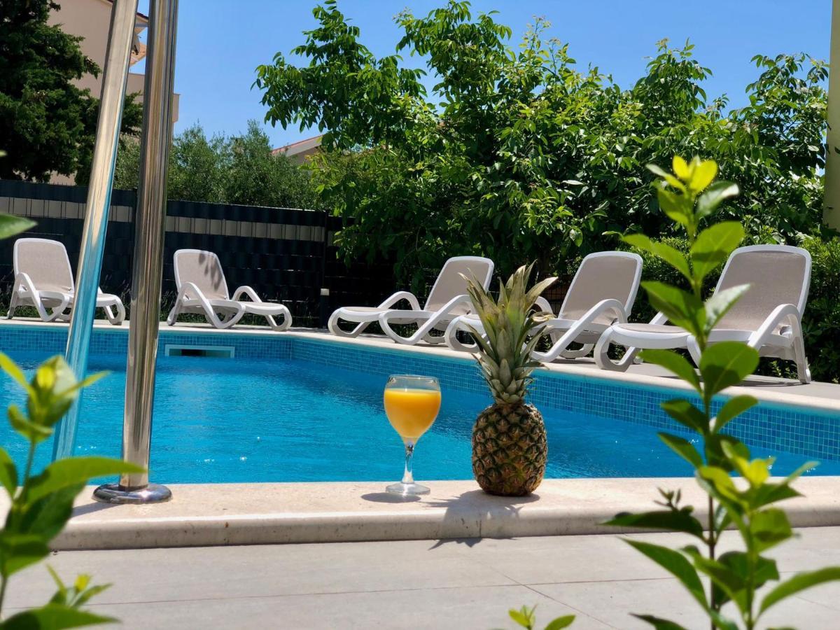 Seka Apartments With A Pool Kastela Dış mekan fotoğraf