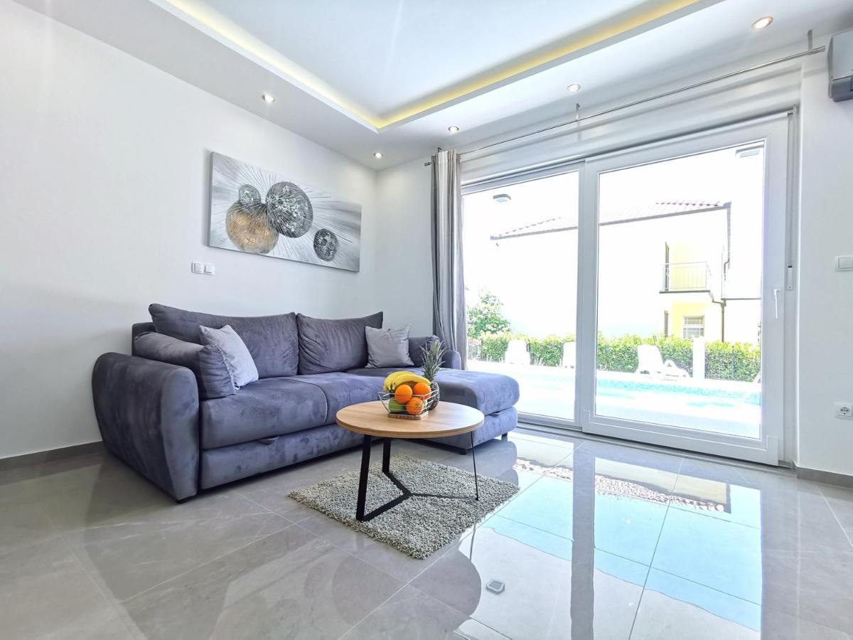 Seka Apartments With A Pool Kastela Dış mekan fotoğraf