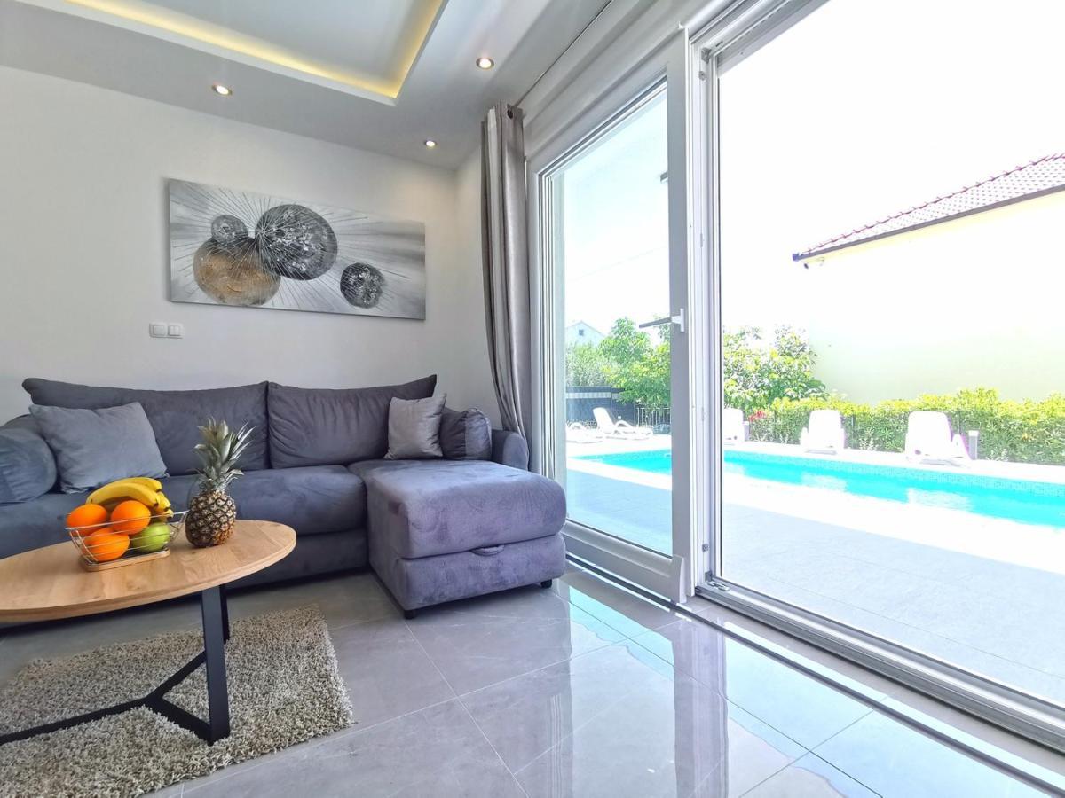 Seka Apartments With A Pool Kastela Dış mekan fotoğraf